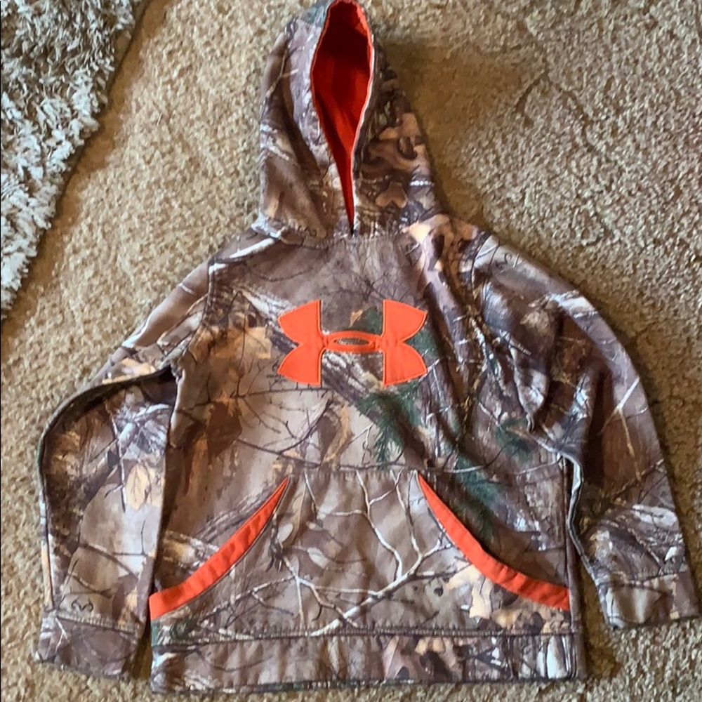 Boys size M Under Armour hoodie.